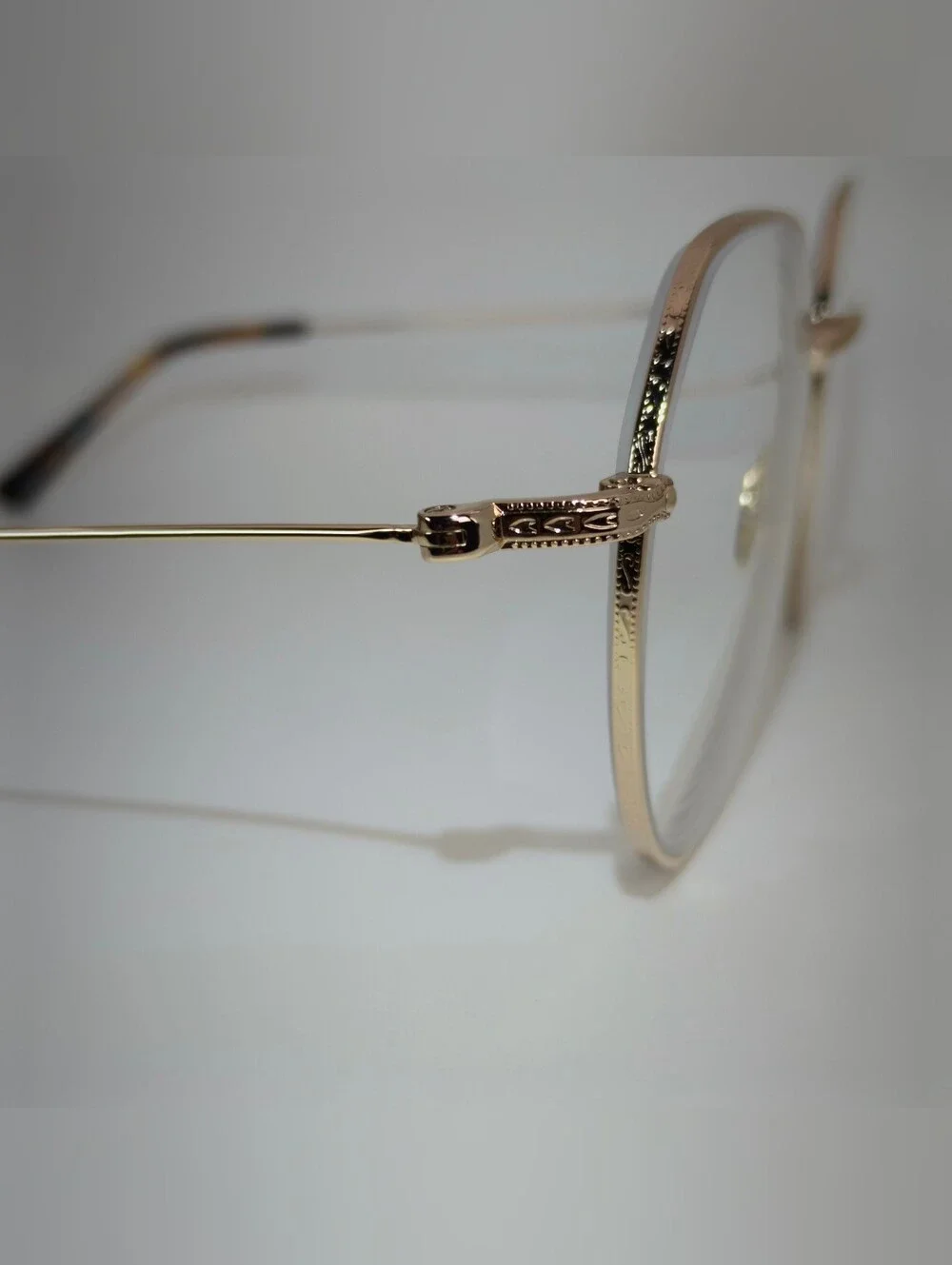 Emotion. Gold Wireframe Round Women's Glasses